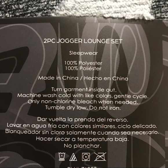 Disney Mickey Fleece Jogger Lounge Set - Size XXL - Picture 8 of 8